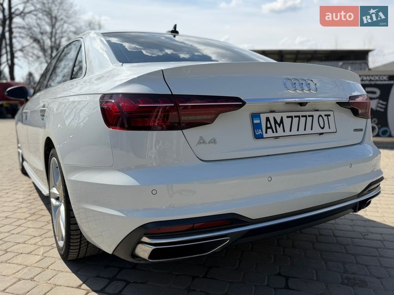 Седан Audi A4 2021 в Виннице