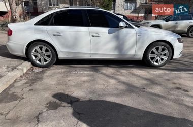 Седан Audi A4 2011 в Львові