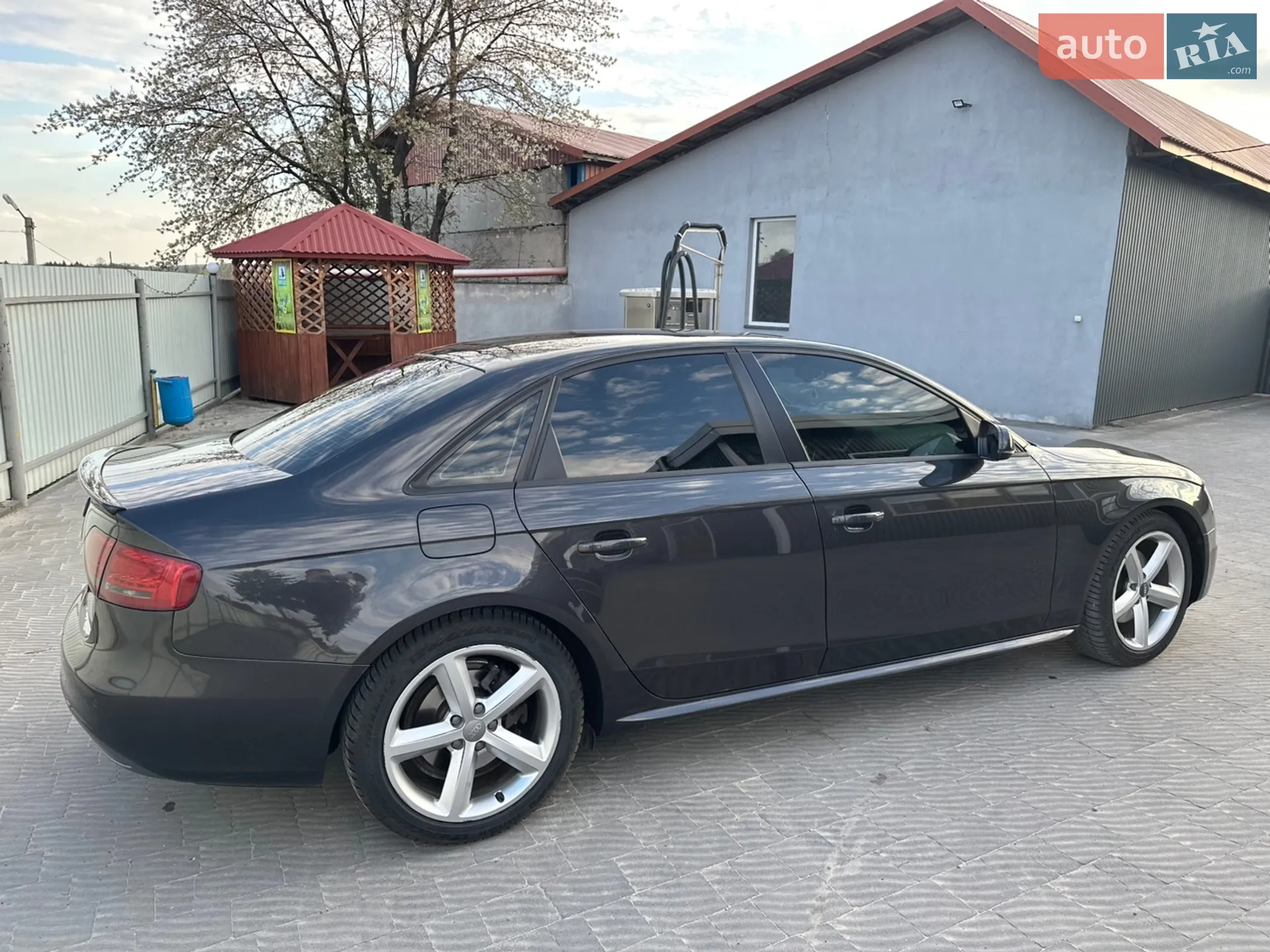 2010 Audi A4 - мініатюра 16