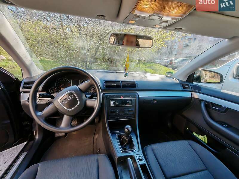 Седан Audi A4 2006 в Олександрії