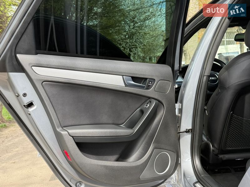 Седан Audi A4 2014 в Хмельницком