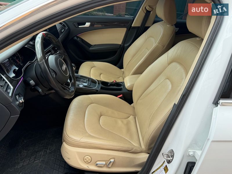 Седан Audi A4 2015 в Львове