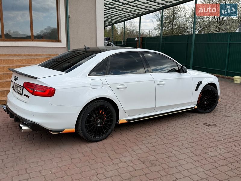 Седан Audi A4 2015 в Львове