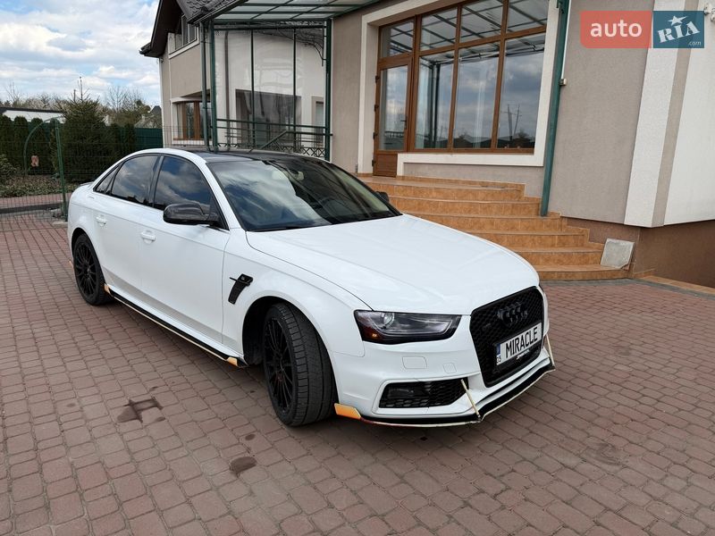 Седан Audi A4 2015 в Львове