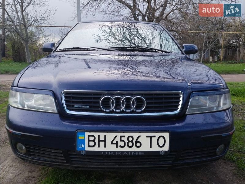 Седан Audi A4 2000 в Раздельной