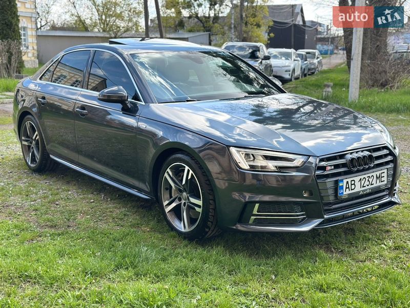 Седан Audi A4 2017 в Виннице