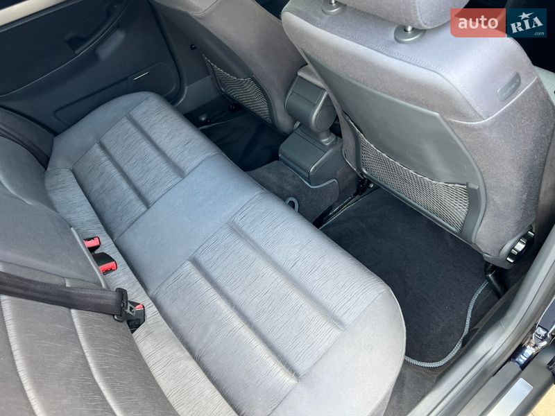 Универсал Audi A4 2000 в Луцке
