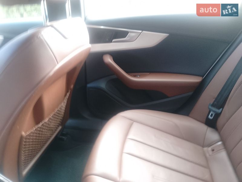 Седан Audi A4 2016 в Киеве