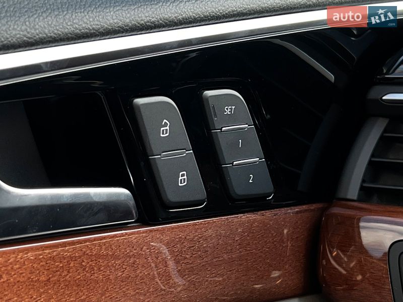 Седан Audi A4 2022 в Львове