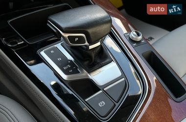 Седан Audi A4 2022 в Львове