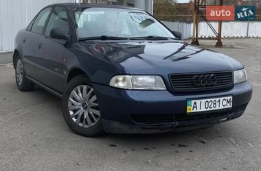 Седан Audi A4 1995 в Полтаве