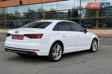 Седан Audi A4 2017 в Киеве
