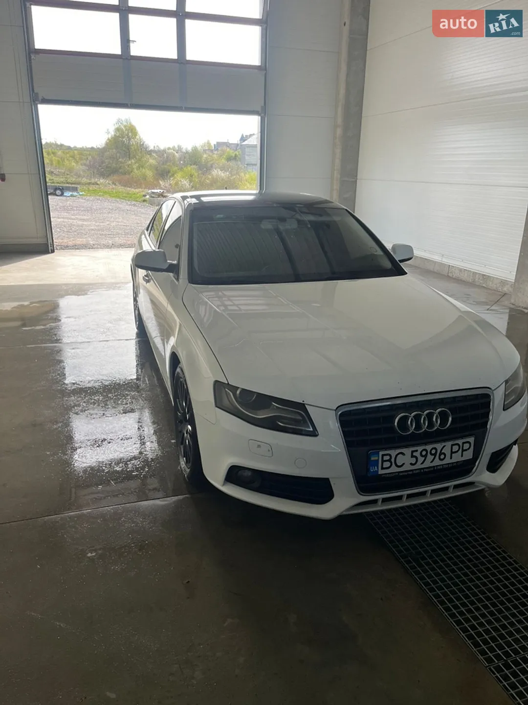 2010 Audi A4 - фото 1