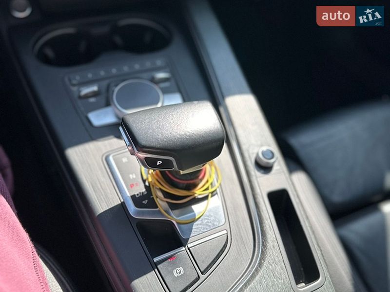 Седан Audi A4 2018 в Львове