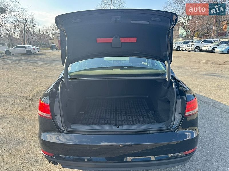 Седан Audi A4 2016 в Києві