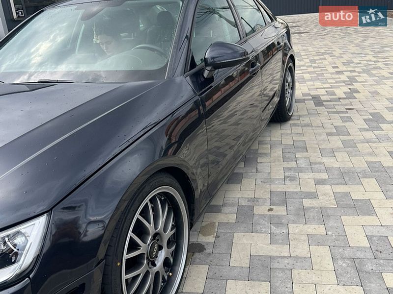 Седан Audi A4 2016 в Киеве