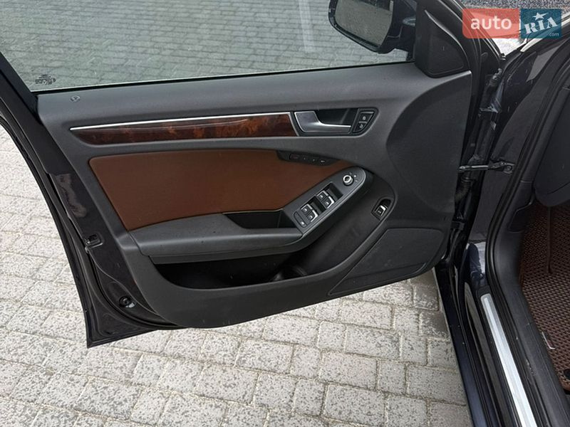 Седан Audi A4 2012 в Николаеве
