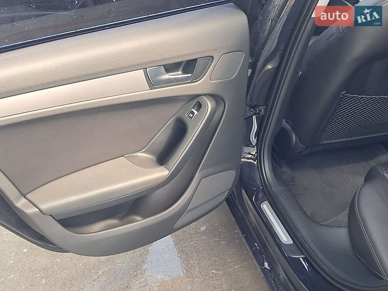 Седан Audi A4 2014 в Запорожье