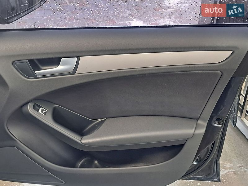 Седан Audi A4 2014 в Запорожье