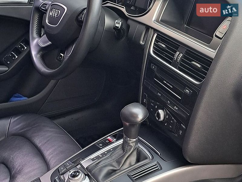 Седан Audi A4 2014 в Запорожье