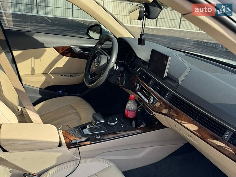 Седан Audi A4 2016 в Луцке