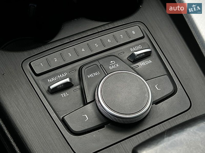 Седан Audi A4 2016 в Львове
