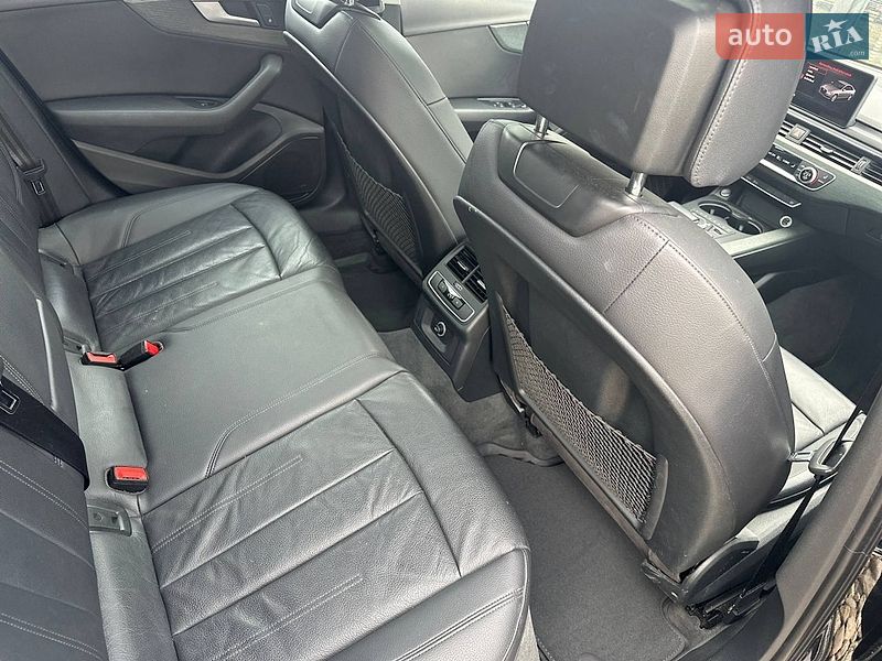Седан Audi A4 2017 в Львове