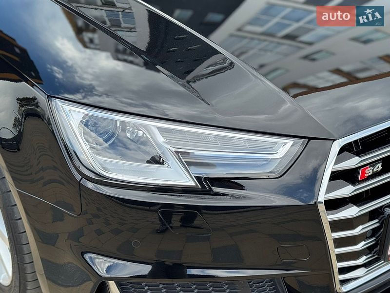 Седан Audi A4 2019 в Виннице