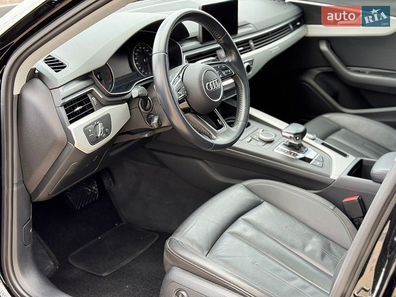 Седан Audi A4 2019 в Виннице