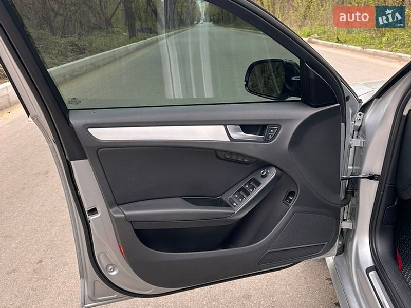 Седан Audi A4 2011 в Киеве