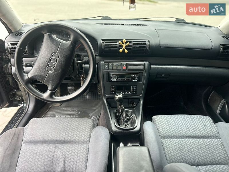 Седан Audi A4 1996 в Хмельницком
