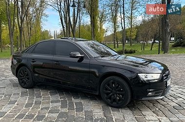 Седан Audi A4 2012 в Києві