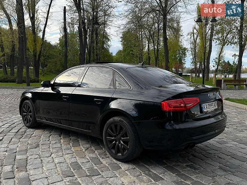 Седан Audi A4 2012 в Києві