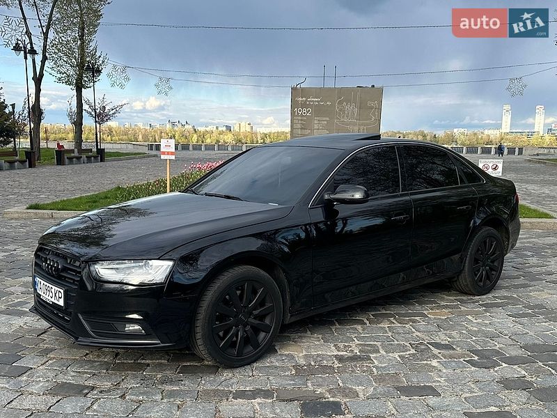 Седан Audi A4 2012 в Києві