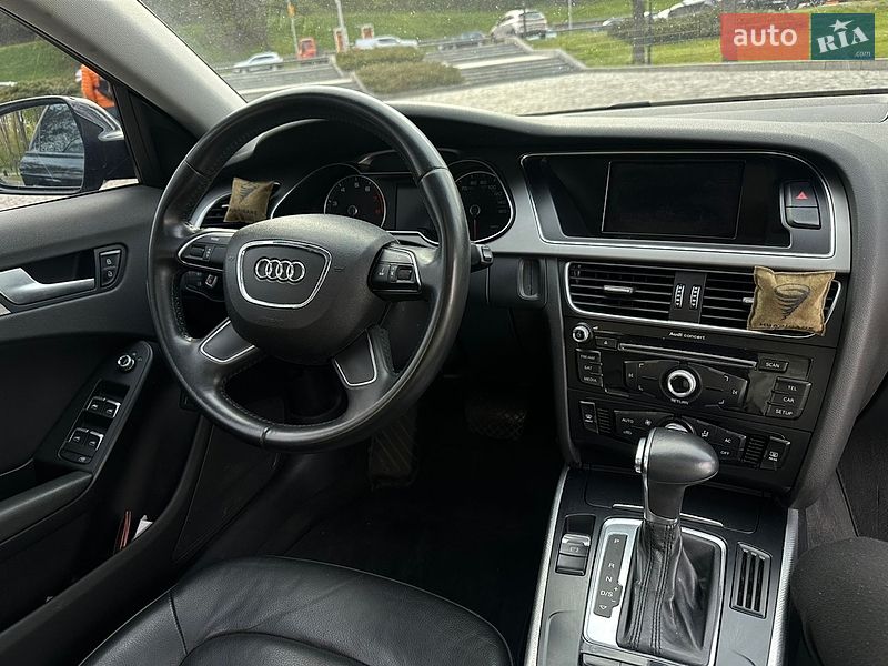 Седан Audi A4 2012 в Києві