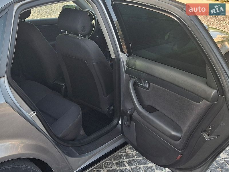 Седан Audi A4 2002 в Вишневому