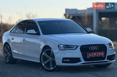 Седан Audi A4 2014 в Львове