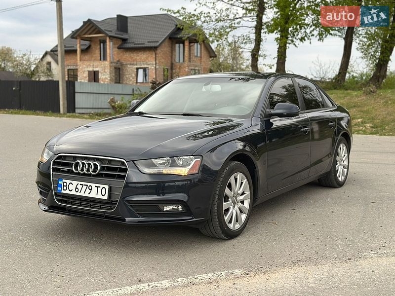 Седан Audi A4 2014 в Львове