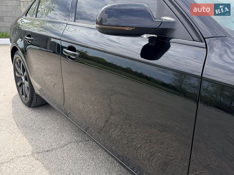 Седан Audi A4 2013 в Каменском
