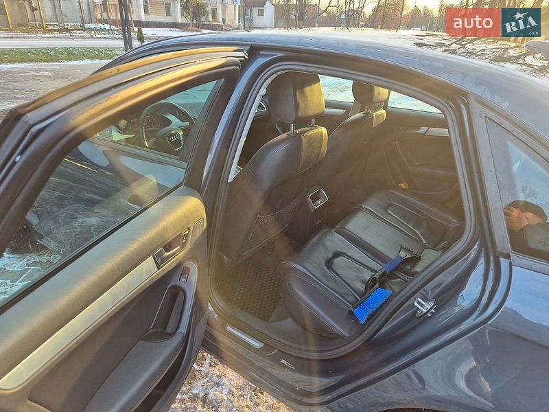 Седан Audi A4 2010 в Черновцах