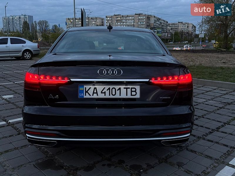 Седан Audi A4 2022 в Києві