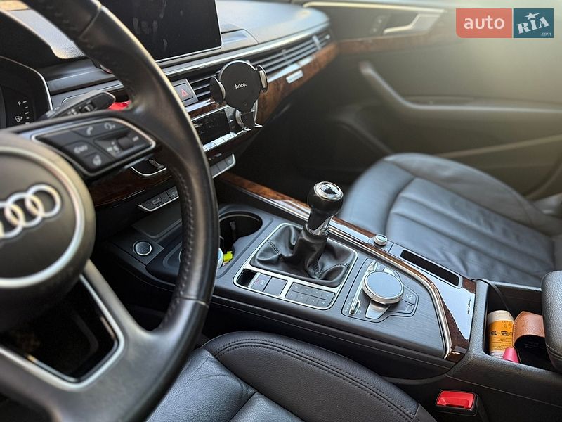 Седан Audi A4 2017 в Киеве