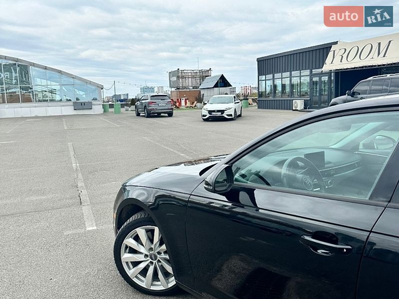 Седан Audi A4 2016 в Киеве