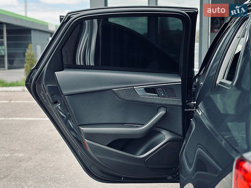 Седан Audi A4 2016 в Кременчуге