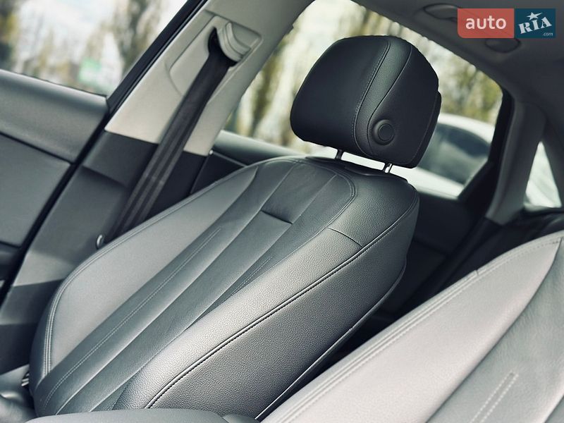 Седан Audi A4 2016 в Кременчуге