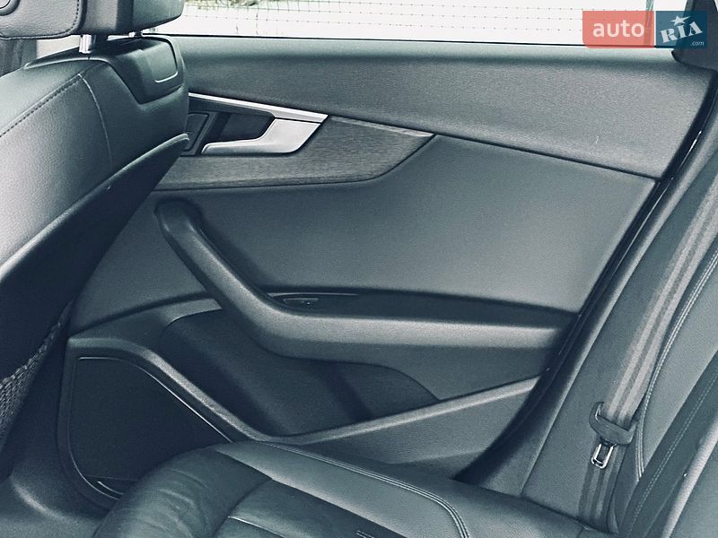 Седан Audi A4 2016 в Кременчуге