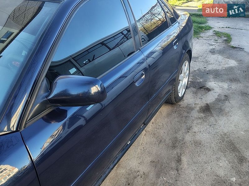 Седан Audi A4 2000 в Умани