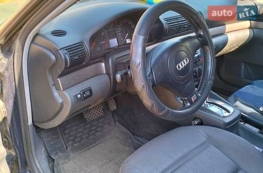 Седан Audi A4 2000 в Умани