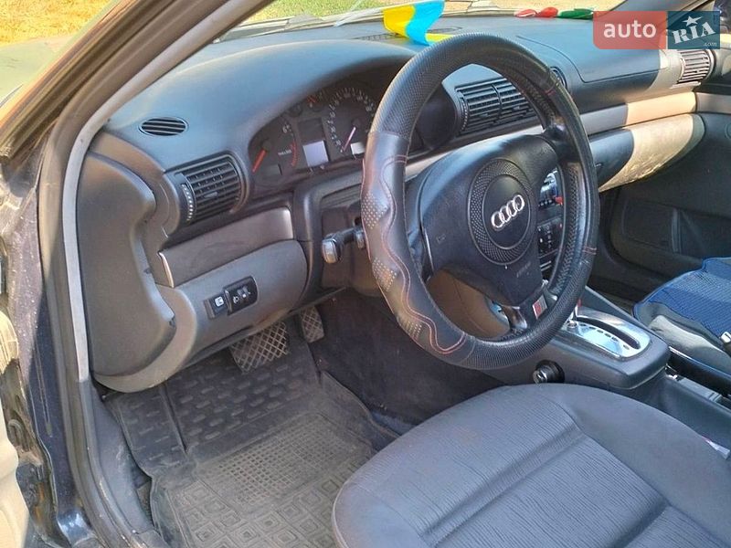 Седан Audi A4 2000 в Умани