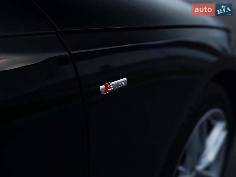 Седан Audi A4 2020 в Львові
